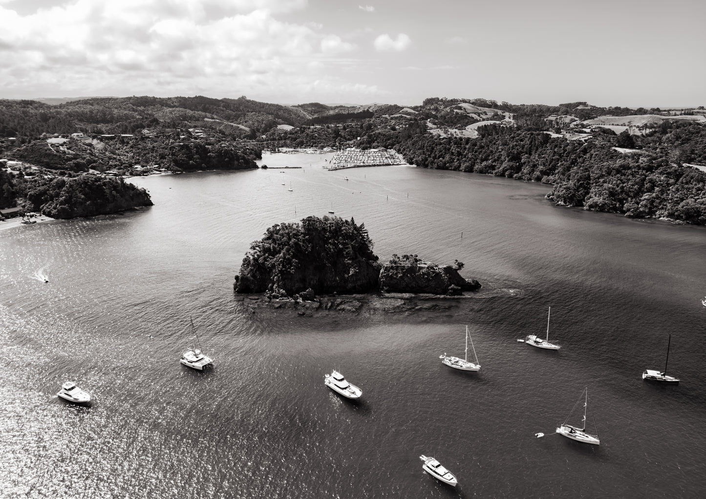 Yeah Nah, Tutukaka (B+W)